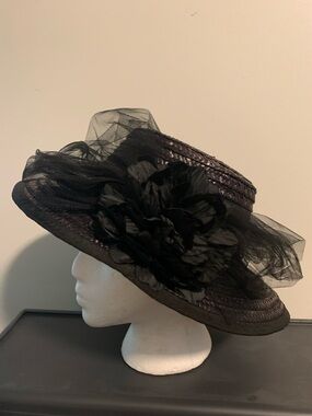 Elegant Black Floral Wide-Brim Women’s Hat